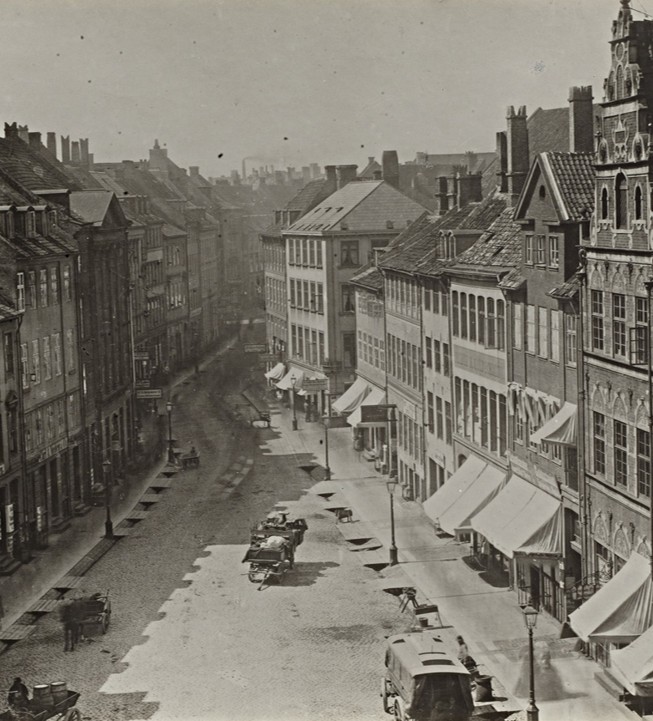 Historic Copenhagen street scene near Louis Poulsen’s early workshop, © 2025 Louis Poulsen.